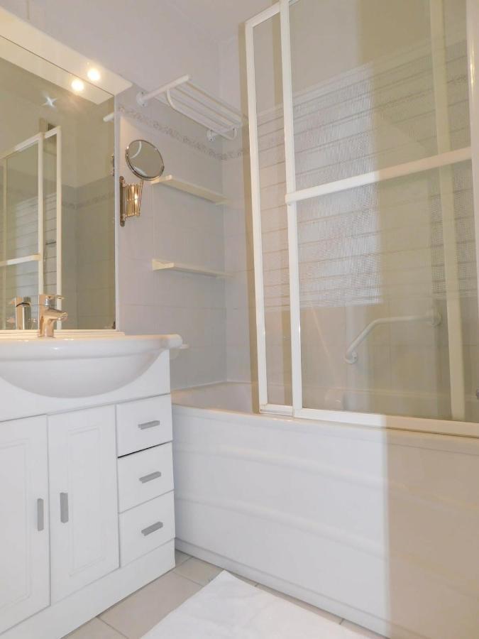 "T2 "Antibes Les Pins 3" Air Conditionned Sea View With Parking And Pool" Lägenhet Exteriör bild